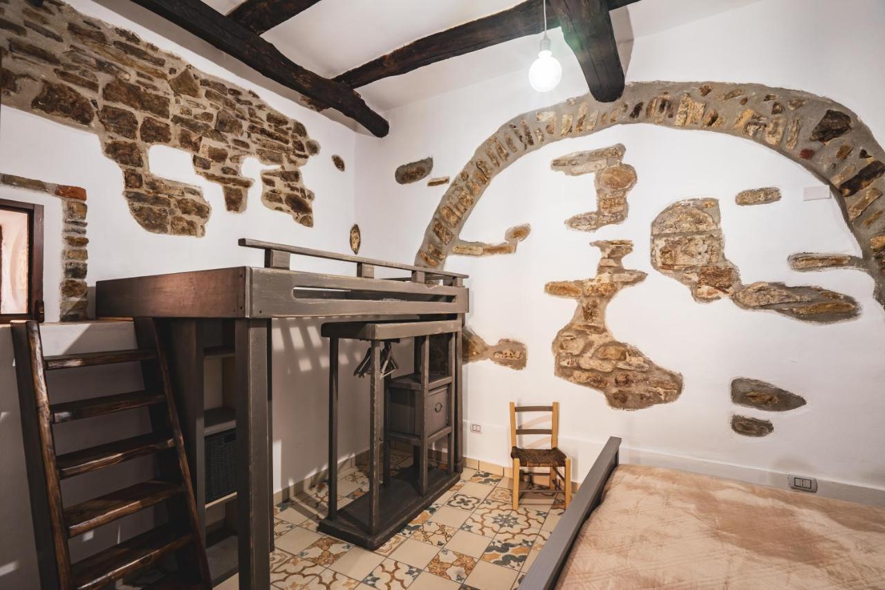 Borgo Dei Saraceni - Suites & Apartments أغروبولي المظهر الخارجي الصورة