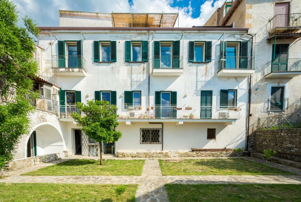 Borgo Dei Saraceni - Suites & Apartments أغروبولي المظهر الخارجي الصورة